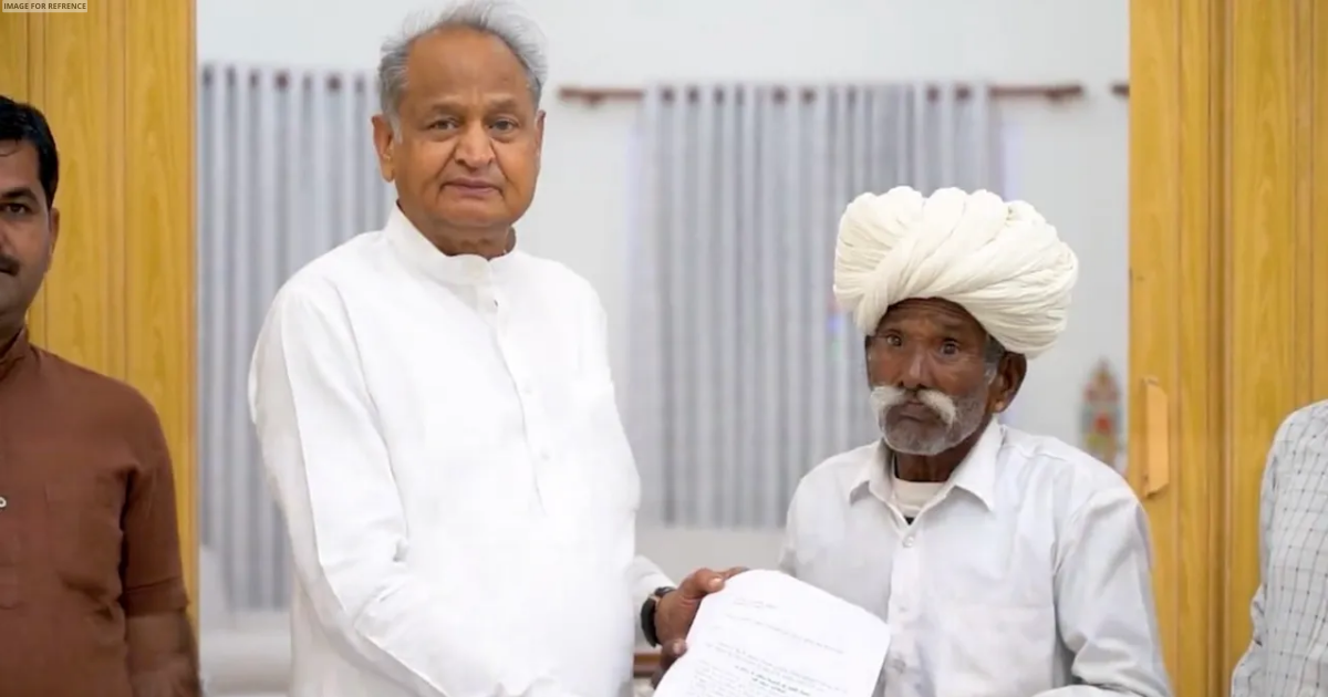 CM Gehlot meets farmer who accused BJP of misusing his picture in poster